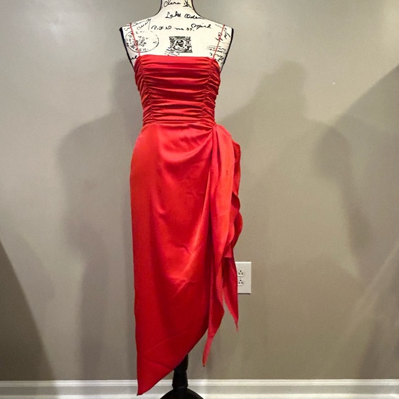 WAYF Ruched Bodice Satin Midi Dress - Picture 3 of 10